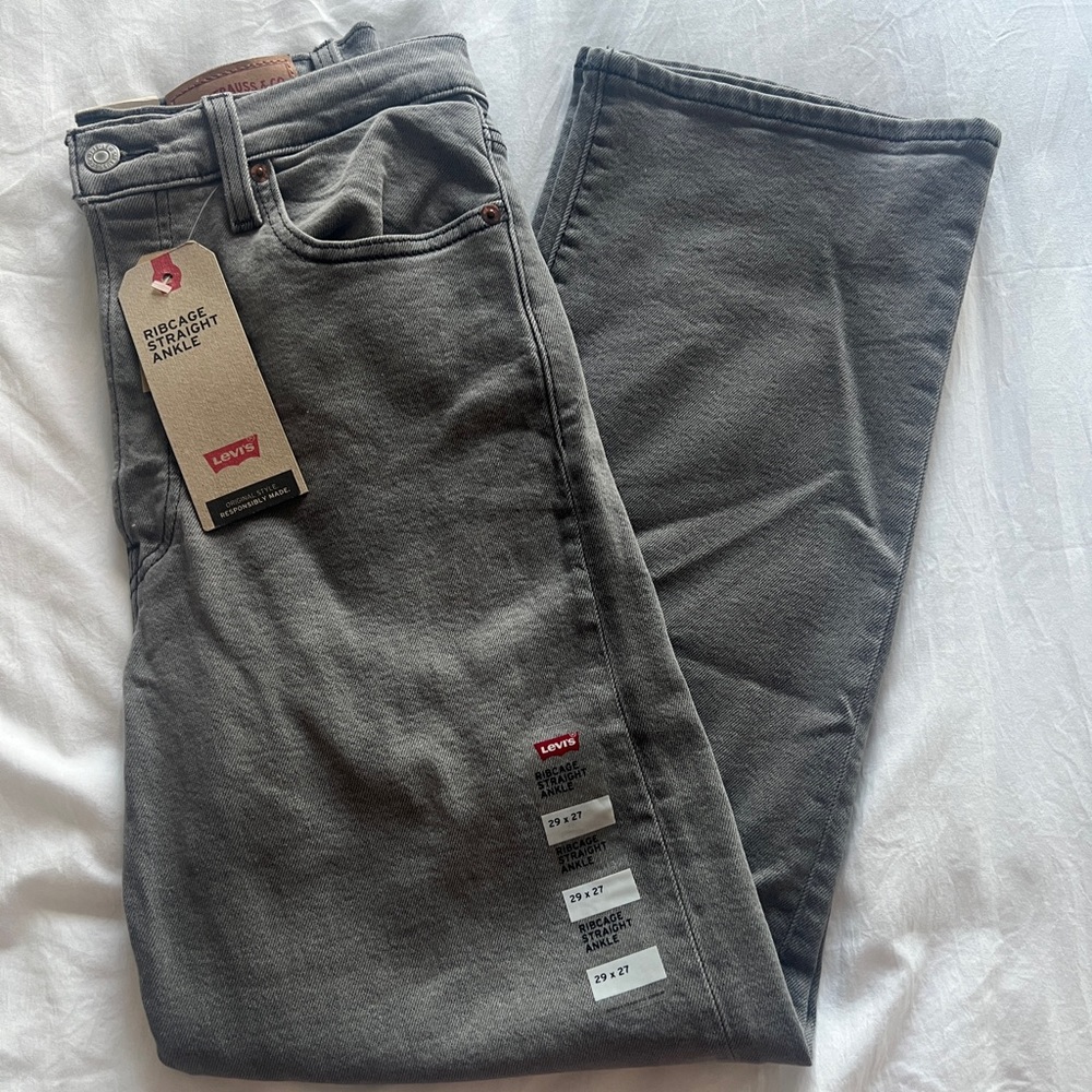 NWT Levi Ribcage Straight Ankle Jeans - Size 29x27